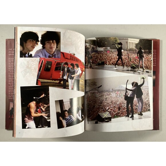 Burning Up: On Tour With The Jonas Brothers (2008, Book) • NEW • First Edition - Picture 3 of 3